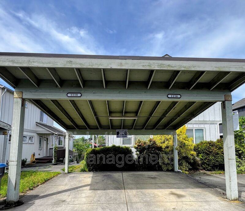 1118 Park Ave - Photo 4 of 20