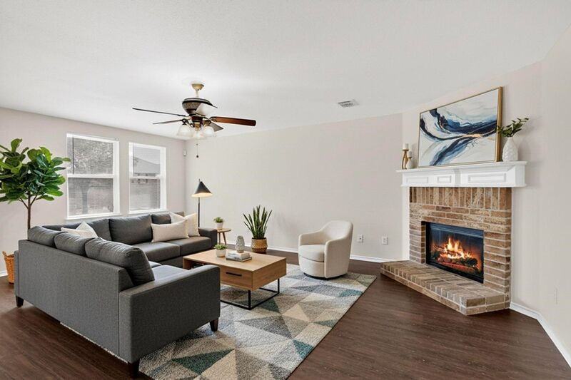 12829 Pearson Dr - Photo 4 of 25