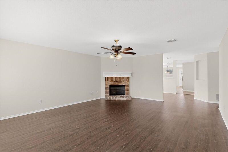 12829 Pearson Dr - Photo 5 of 25