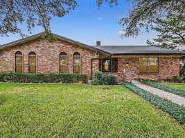 featured image of 2935 Potomac Ave