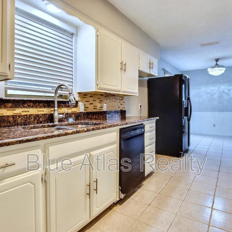 2935 Potomac Ave - Photo 6 of 18