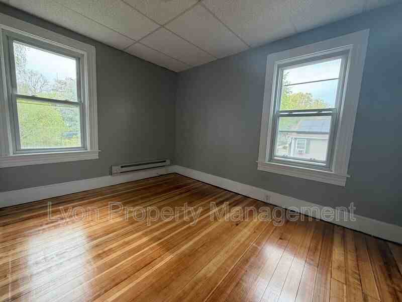 428 9th Ave #2ndFL - Photo 4 of 10