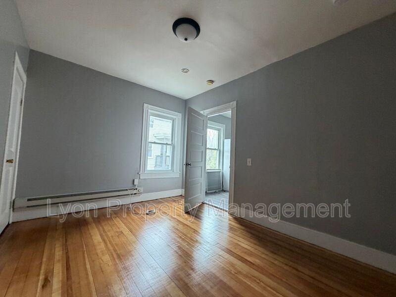 428 9th Ave #2ndFL - Photo 7 of 10