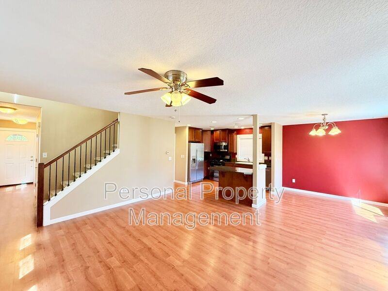 5322 Ne 95th St - Photo 3 of 31