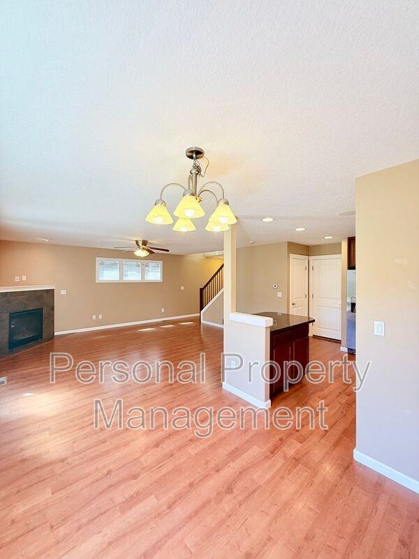 5322 Ne 95th St - Photo 5 of 31