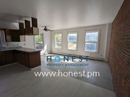 featured image of 17 Mechanic St #4