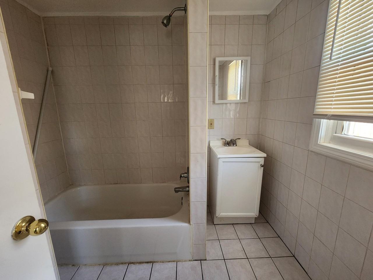 17 Lagrange Avenue - Photo 2 of 4