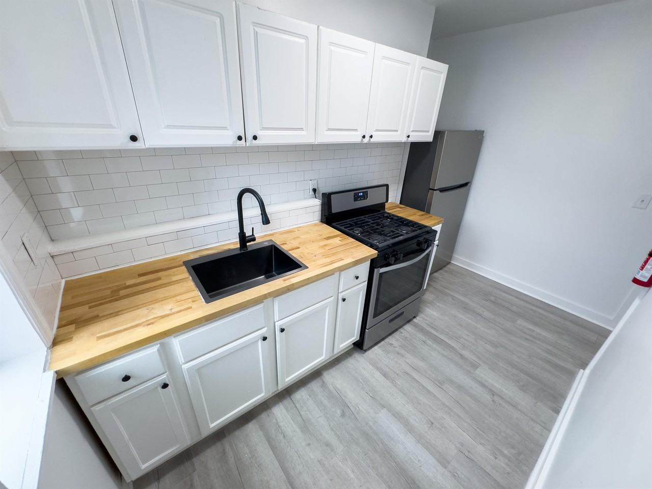 428 - 430 Liberty Street - Photo 7 of 10