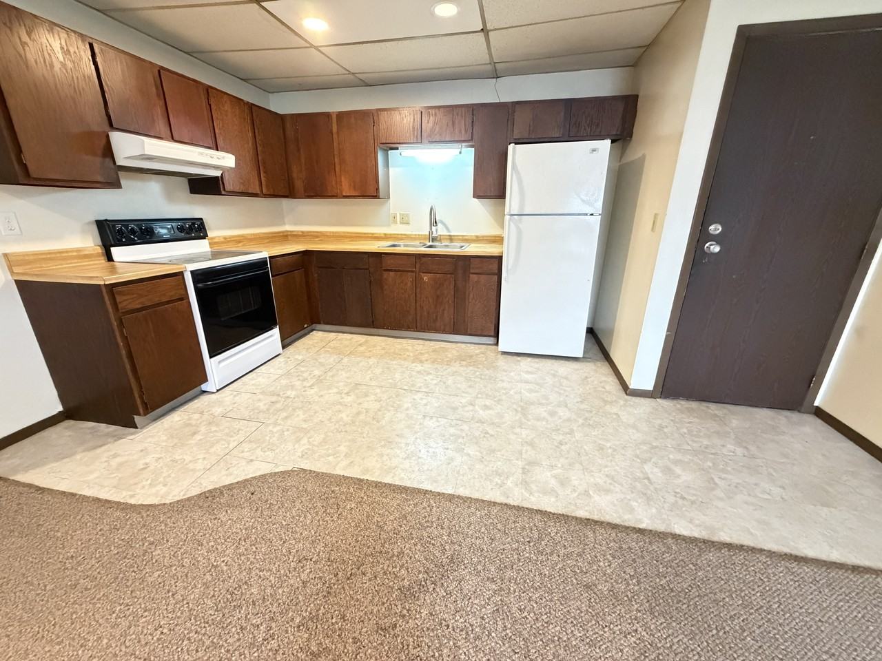 904 N. Main St. - Photo 2 of 5