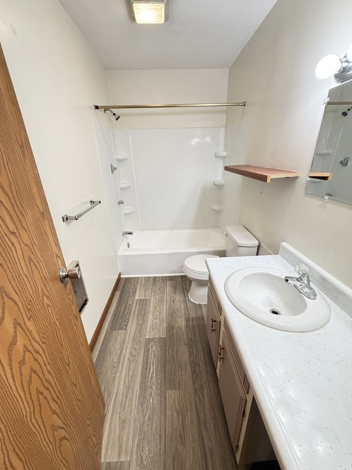 904 N. Main St. - Photo 5 of 5