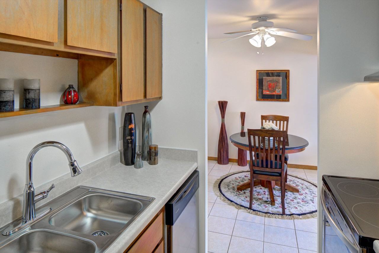 501 South Midvale Boulevard - Photo 5 of 26