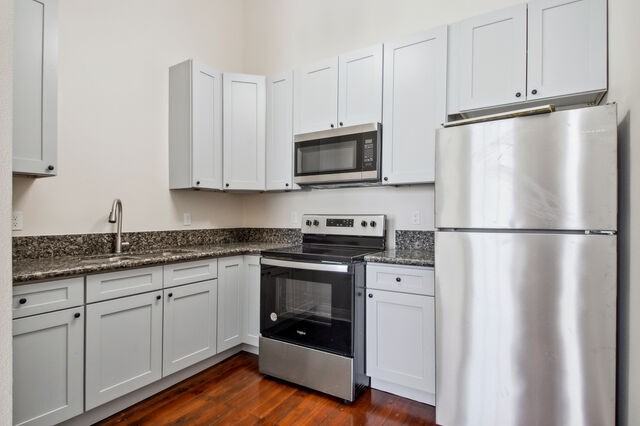 2135 Second Street - Photo 3 of 50