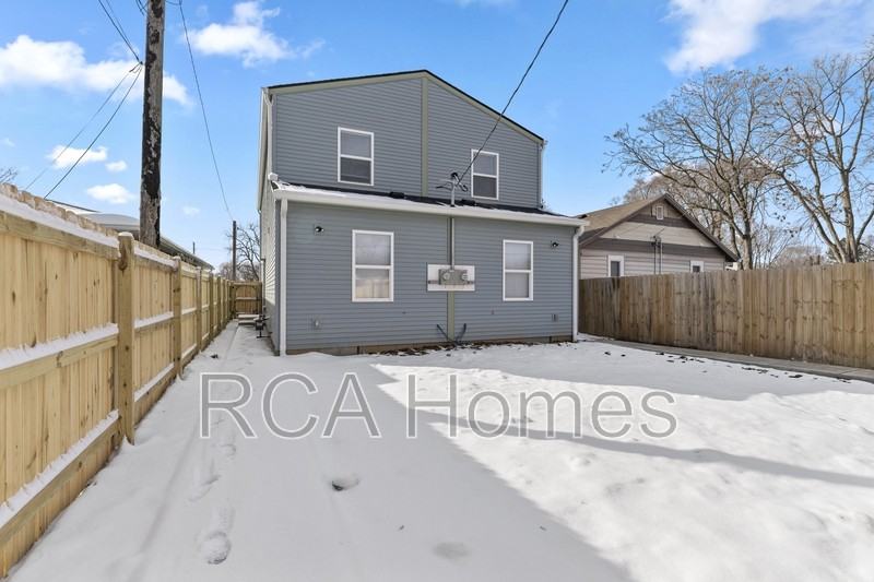 2827 Adams St - Photo 5 of 16
