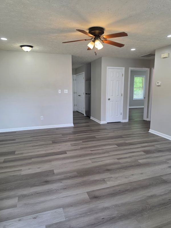 515 Baron Dr - Photo 4 of 13
