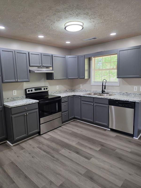 515 Baron Dr - Photo 6 of 13