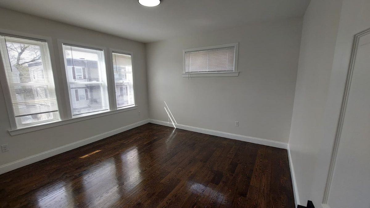 69 Mora St - Photo 4 of 23