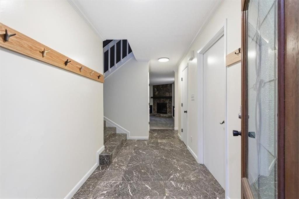 9485 Martin Rd - Photo 4 of 50