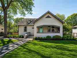 featured image of 220 Mayson Ave Ne