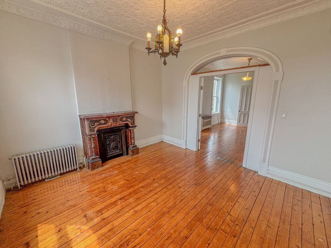 2325 4th Ave ##1 - Photo 3 of 3