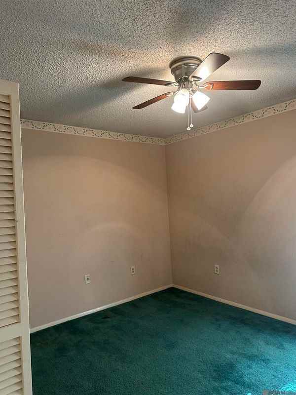 2208 Sprucewood Dr - Photo 2 of 13