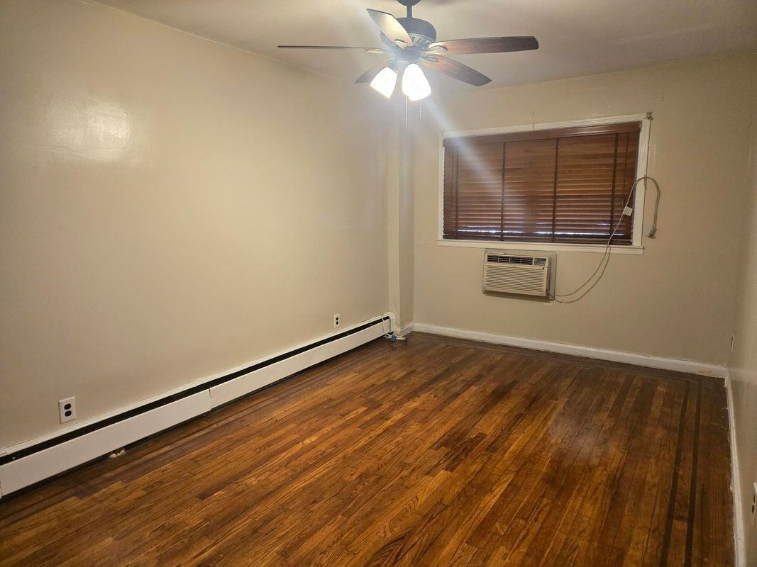 2999 Young Ave - Photo 3 of 7