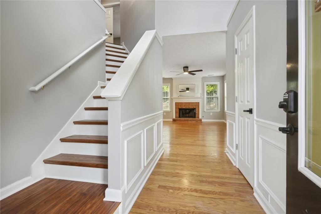 1328 Glenover Way - Photo 3 of 25
