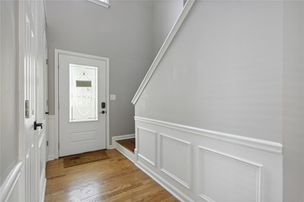 1328 Glenover Way - Photo 4 of 25