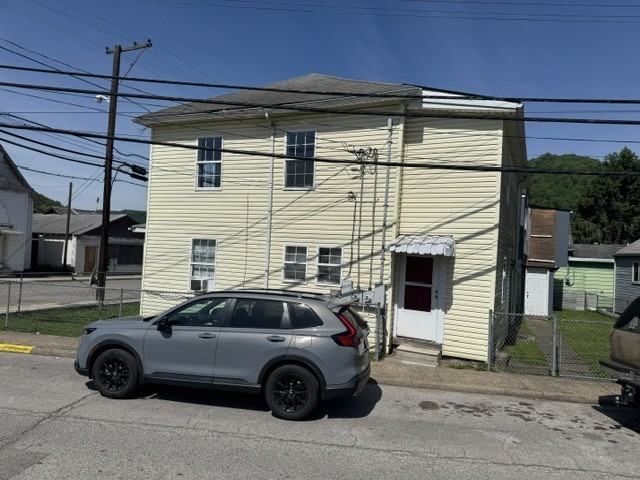 513 B William Street - Photo 2 of 20