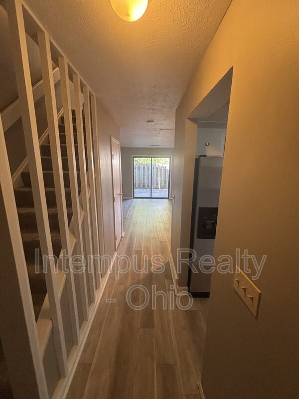 10 King Arthur Ct - Photo 2 of 30