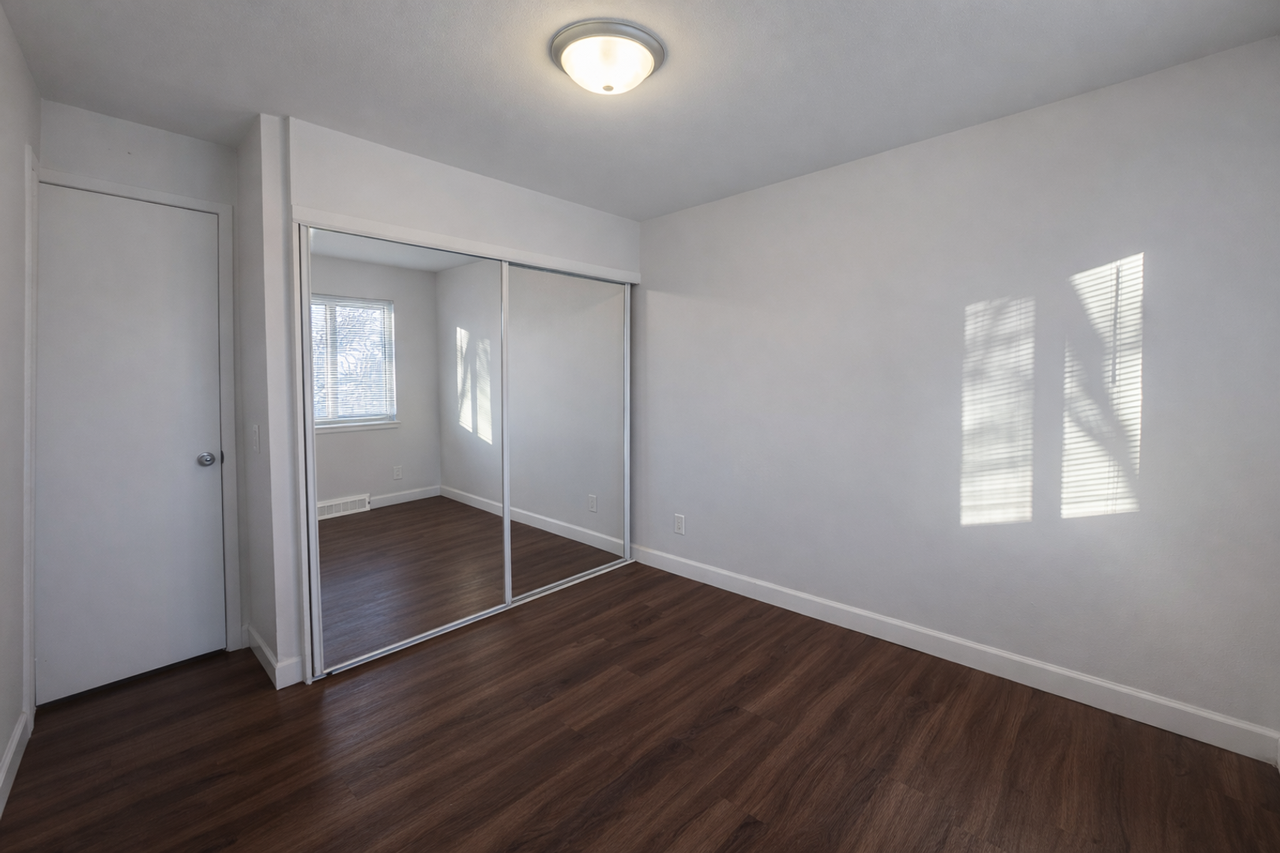 Woods Edge Townhomes - Photo 6 of 31