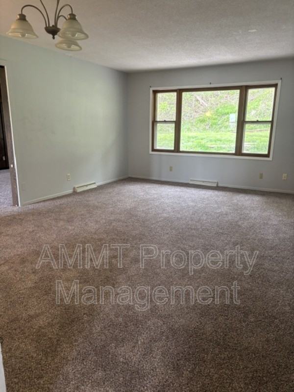 1672 10th St Nw - Photo 3 of 12