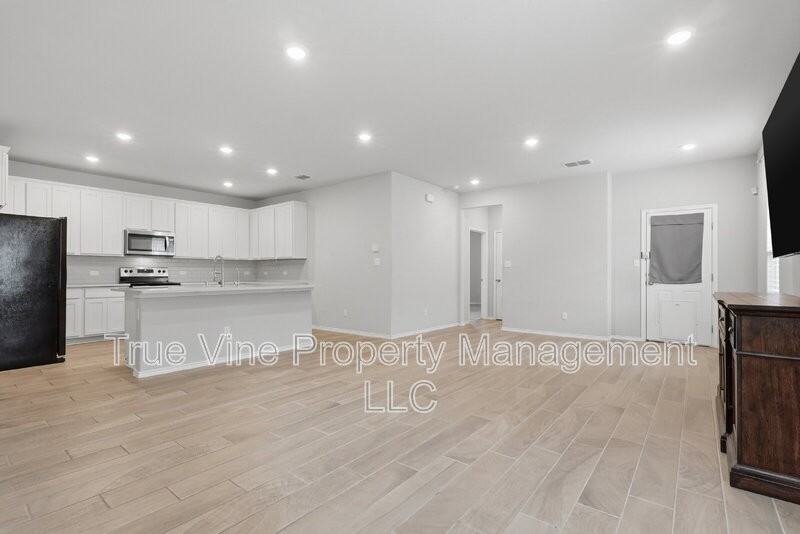 3434 Hacienda Way - Photo 6 of 29
