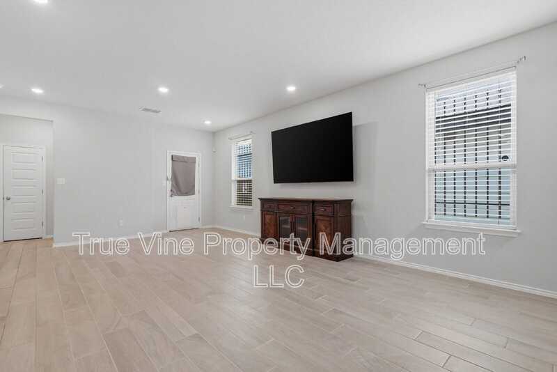 3434 Hacienda Way - Photo 7 of 29