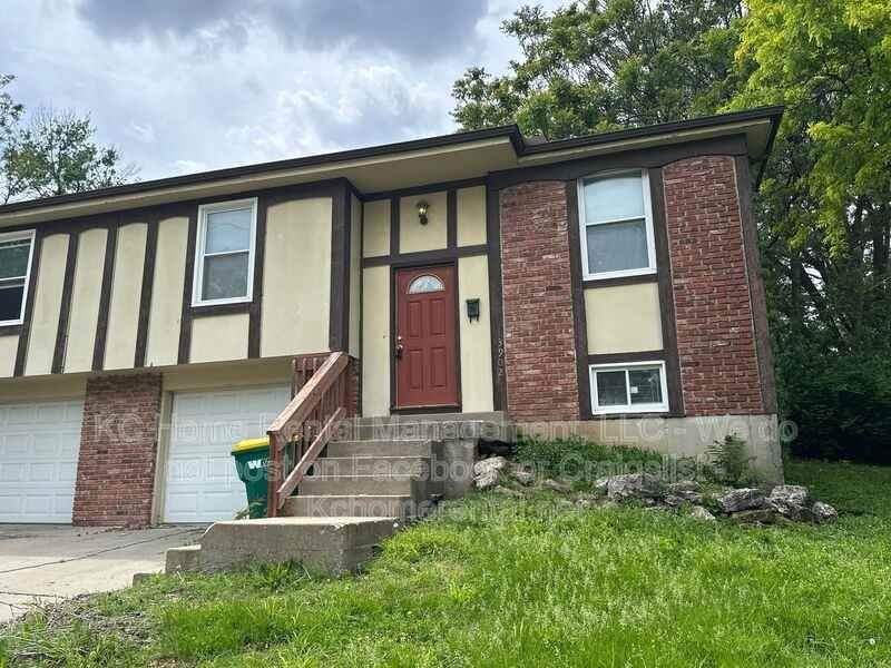 3902 Springfield St - Photo 2 of 32