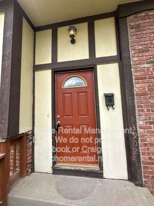 3902 Springfield St - Photo 4 of 32