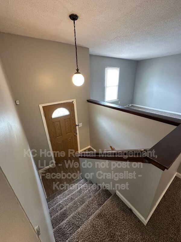 3902 Springfield St - Photo 5 of 32