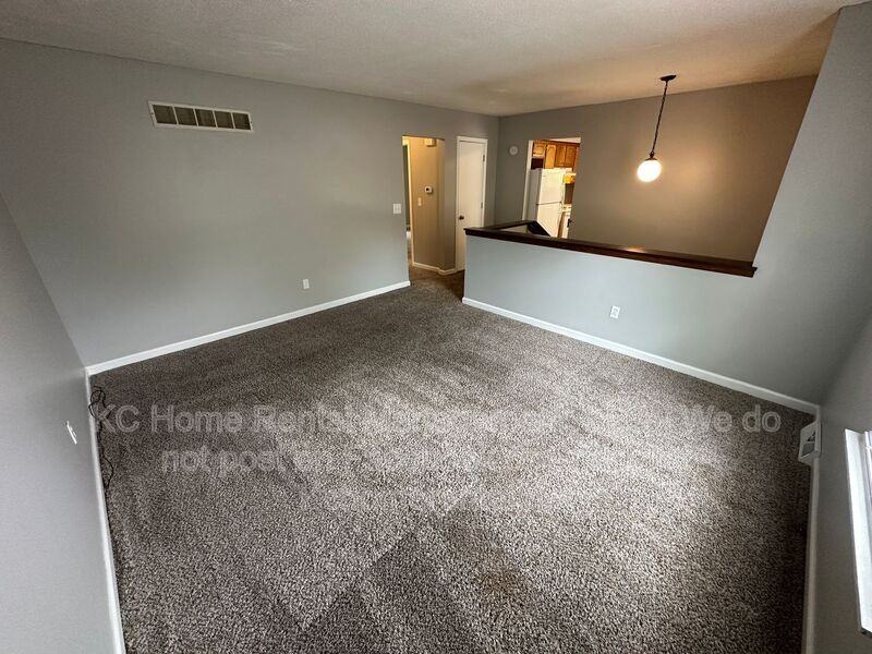 3902 Springfield St - Photo 7 of 32
