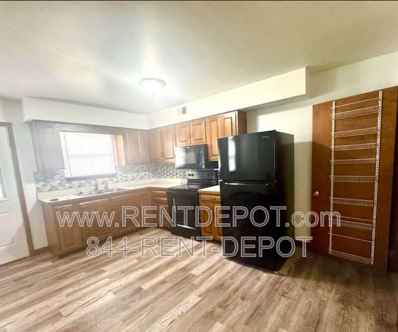 306 Bob Court Dr - Photo 3 of 13