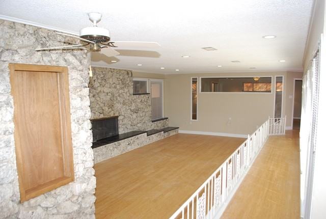 5409 Oak Hills Dr - Photo 3 of 18