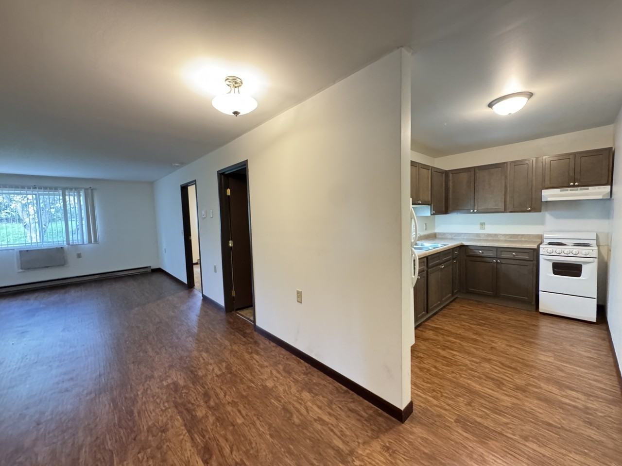 121 Colonial Drive - Photo 3 of 14