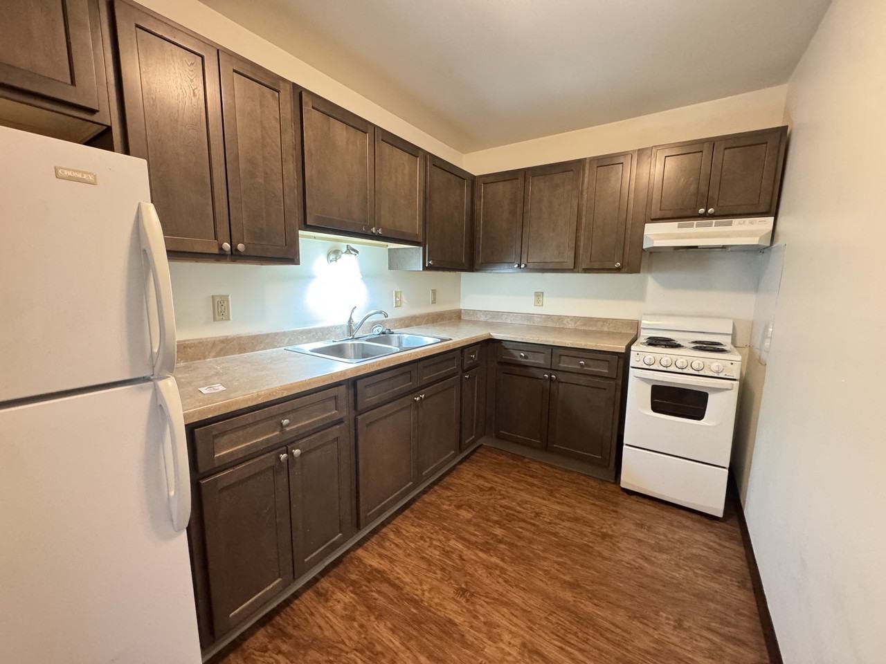121 Colonial Drive - Photo 4 of 14