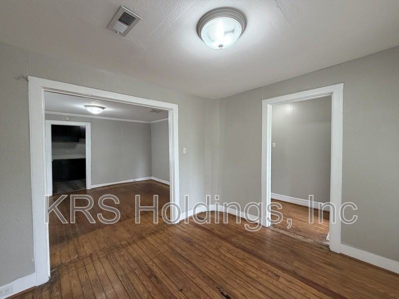 1145 23rd St - Photo 3 of 15