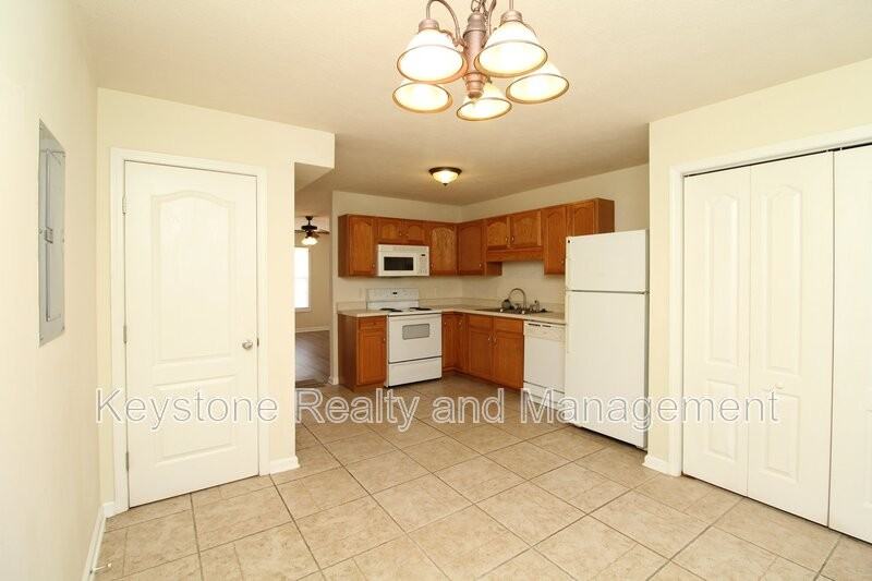 2300 Raleigh Ct - Photo 2 of 8