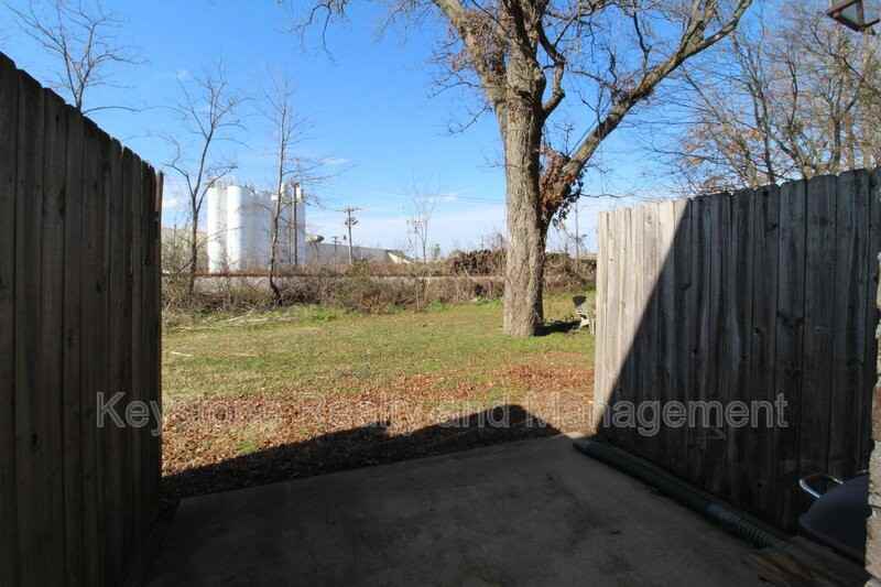 2300 Raleigh Ct - Photo 4 of 8