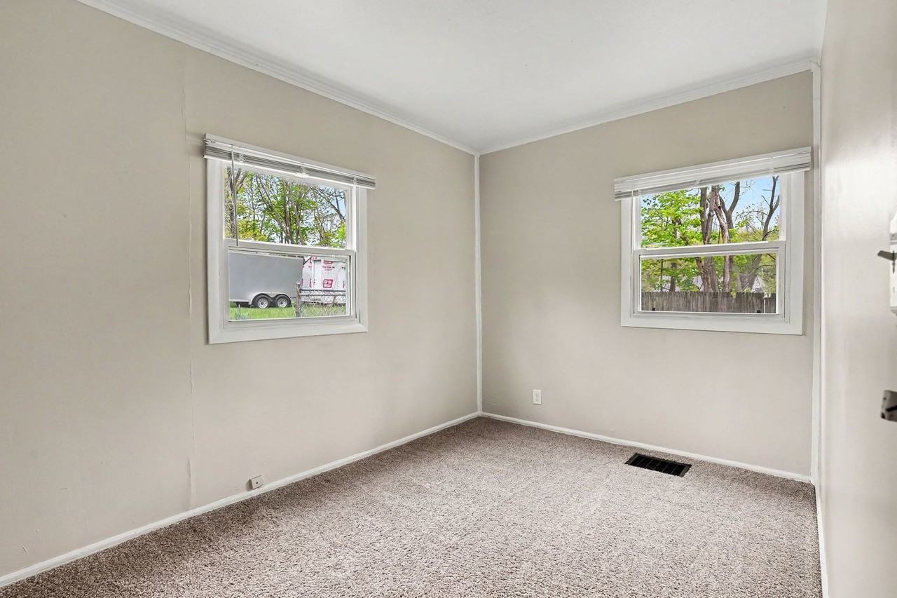 1451 W North St - Photo 6 of 22