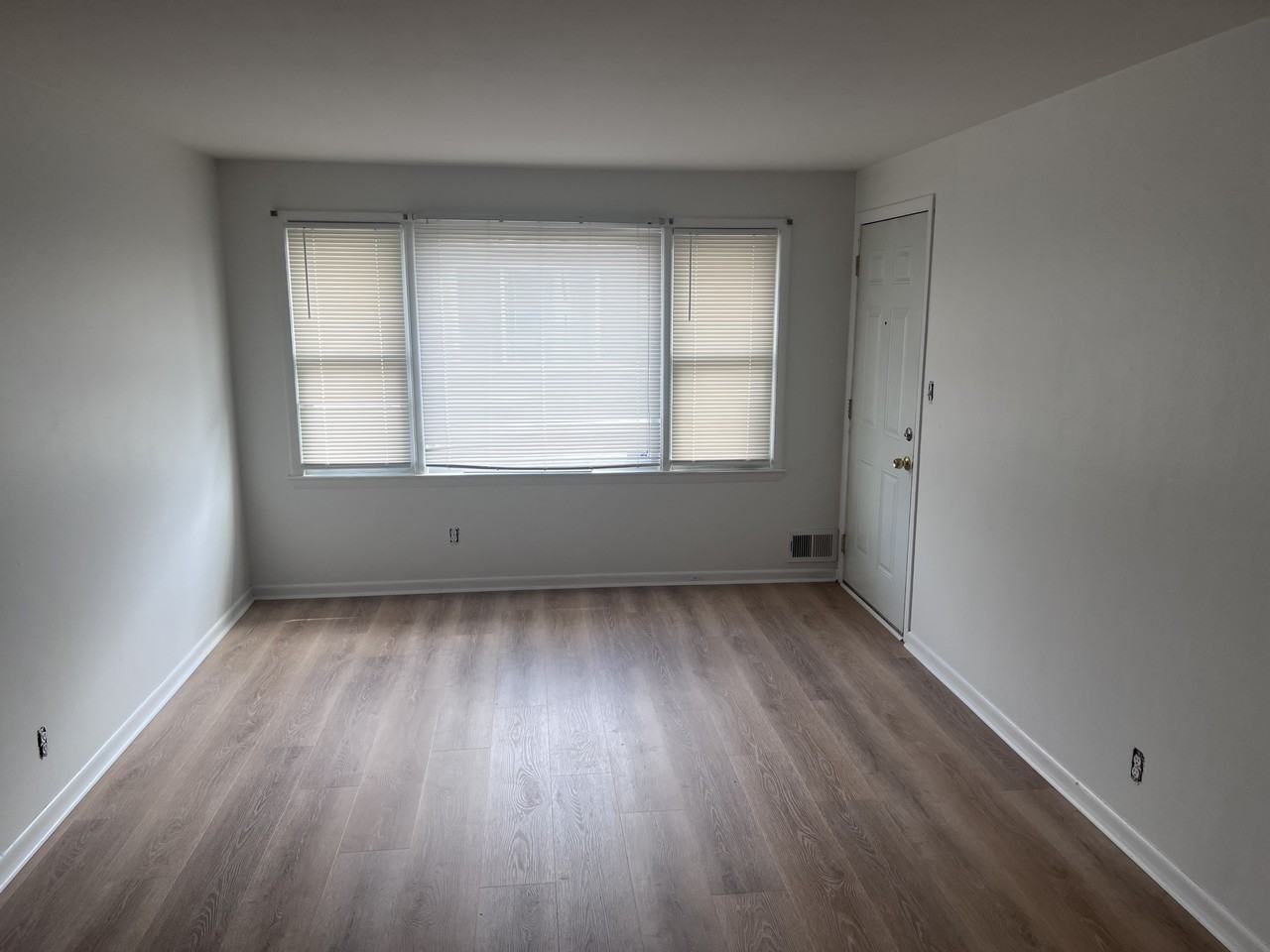 6234 N 91st St #8 - Photo 2 of 7