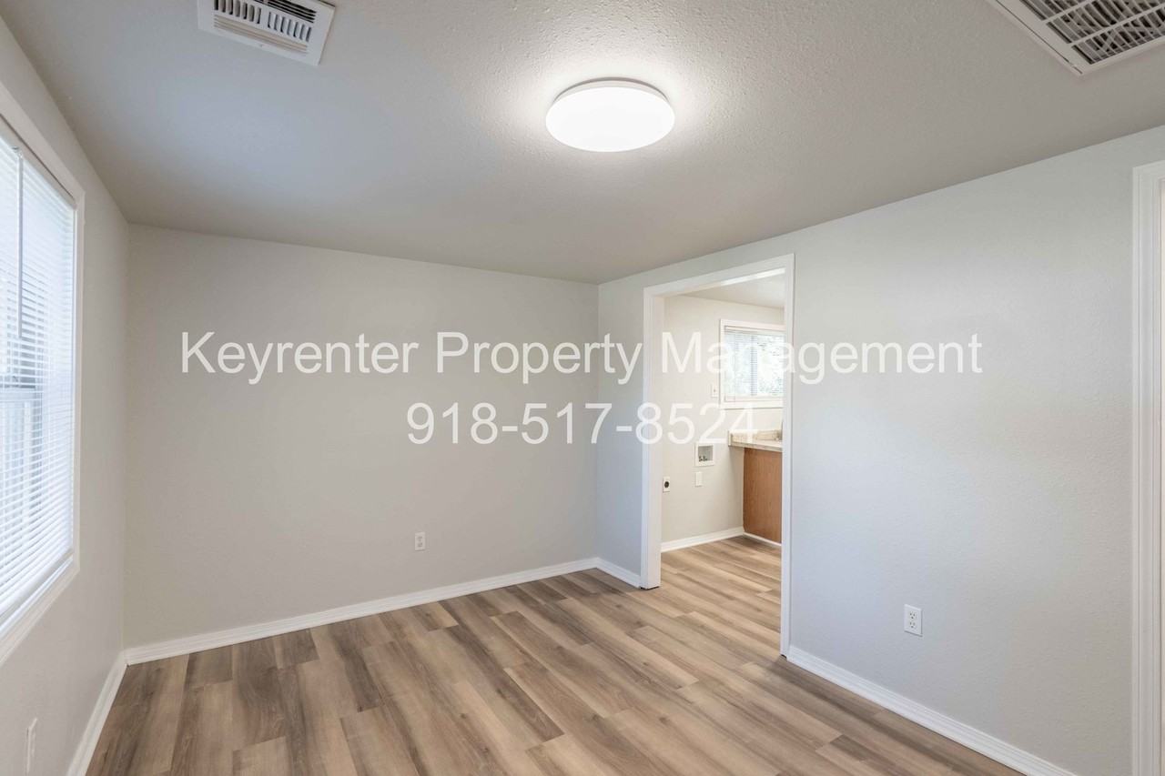2132 N Atlanta Ave - Photo 3 of 12