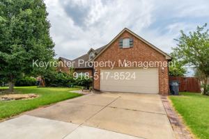 featured image of 2424 W D St