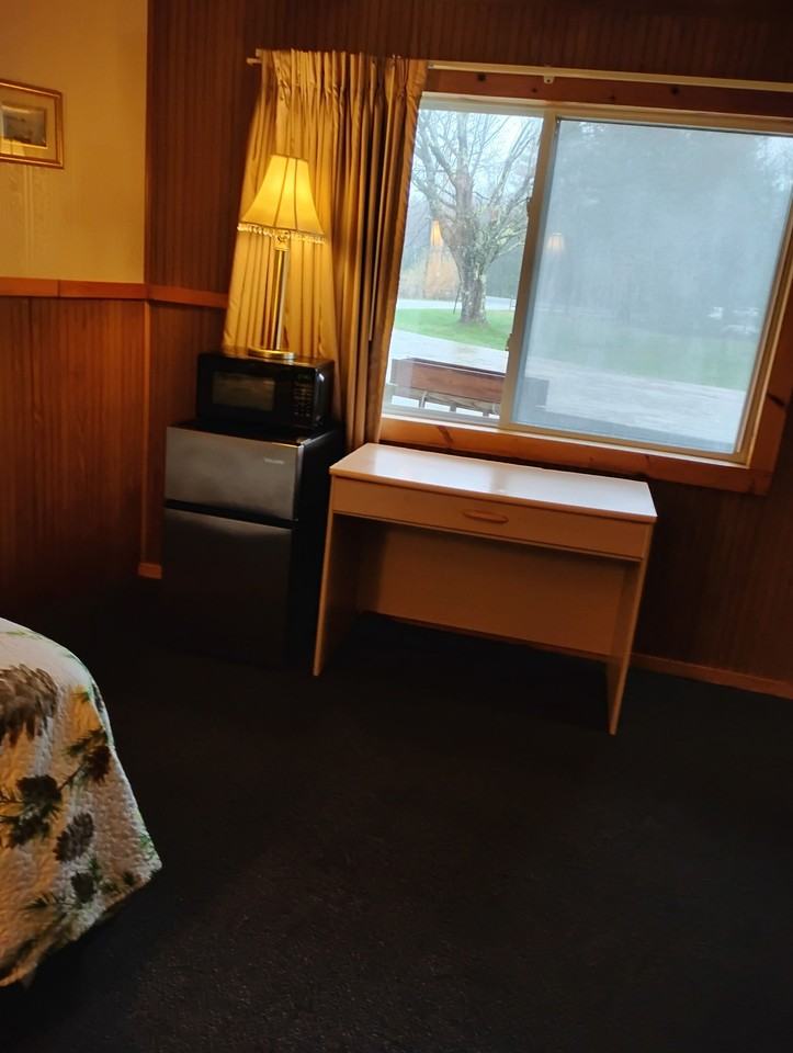Ellsworth Suites - Photo 3 of 19