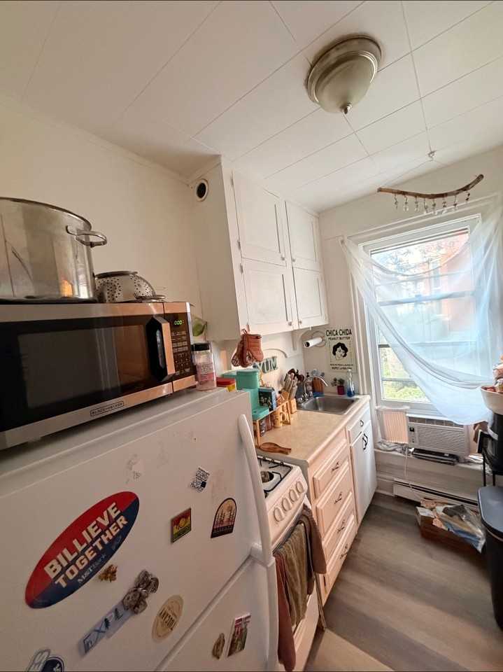 50 Temple Street - Photo 3 of 4